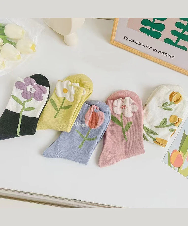Chic Cute Floral Jacquard Cotton Mid Calf Socks - greatdealsin