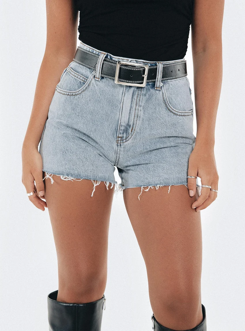 Laurena Denim Shorts Petite Lower Impact - greatdealsin